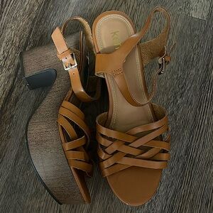 (2 for $20)Beautiful high chunky platform, size 7.5 NEW